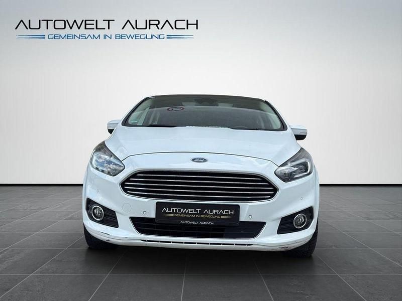 Gebraucht Ford S-MAX Titanium 179 PS (131 kW) 2016 Weiß Van / Kleinbus