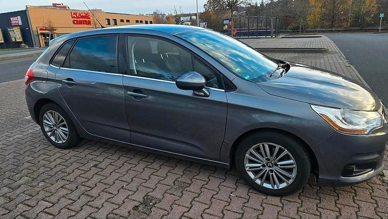 Gebraucht Citroën C4 120 PS (88 kW) 2012 Andere farben Limousine