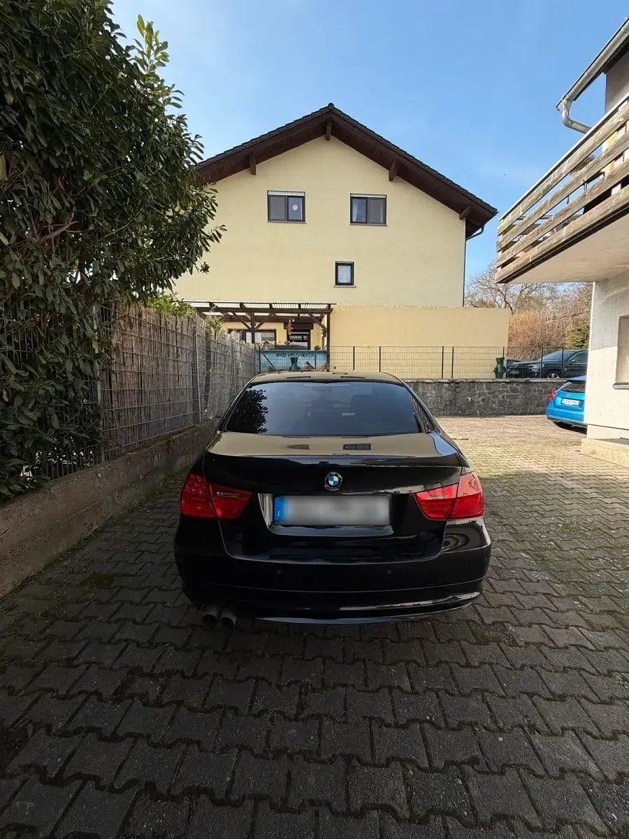 Gebraucht BMW 318 143 PS (105 kW) 2008 Schwarz Limousine