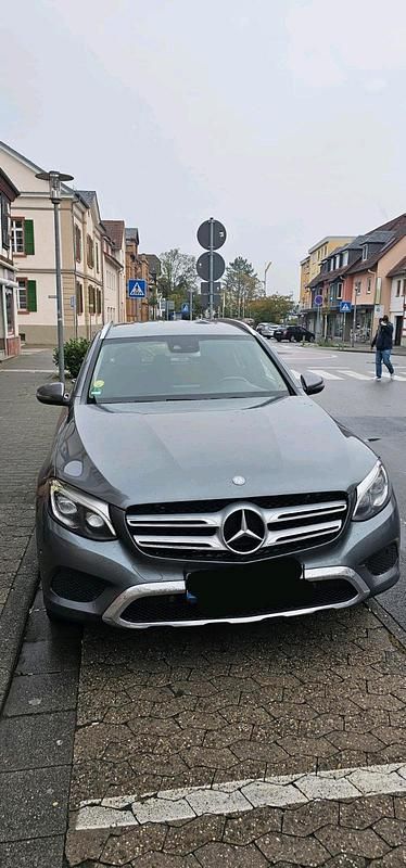 Gebraucht Mercedes GLC220 170 PS (125 kW) 2015 Grau Limousine