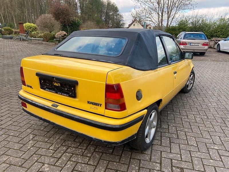 Gebraucht Opel Kadett 75 PS (55 kW) 1990 Gelb Kleinwagen