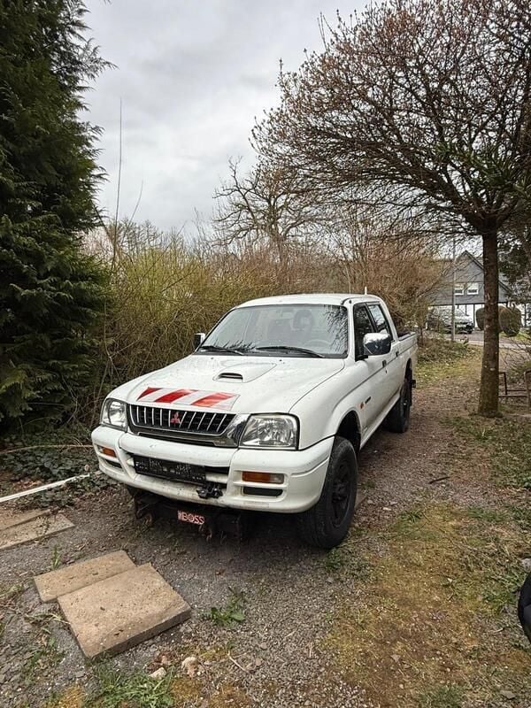 Weiß Gebraucht 2001 Mitsubishi L200 Abholung | 5.000 € (Superpreis) - Bild 1/4