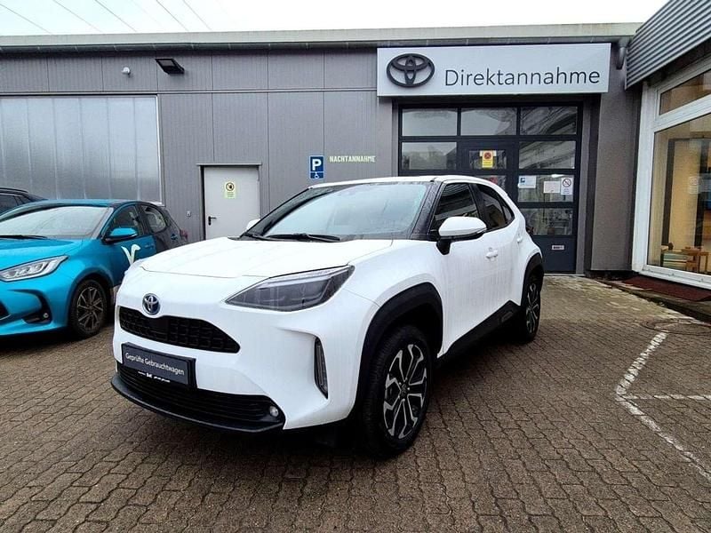 Gebraucht Toyota Yaris Hybrid Team 92 PS (67 kW) 2024 Weiß Kleinwagen