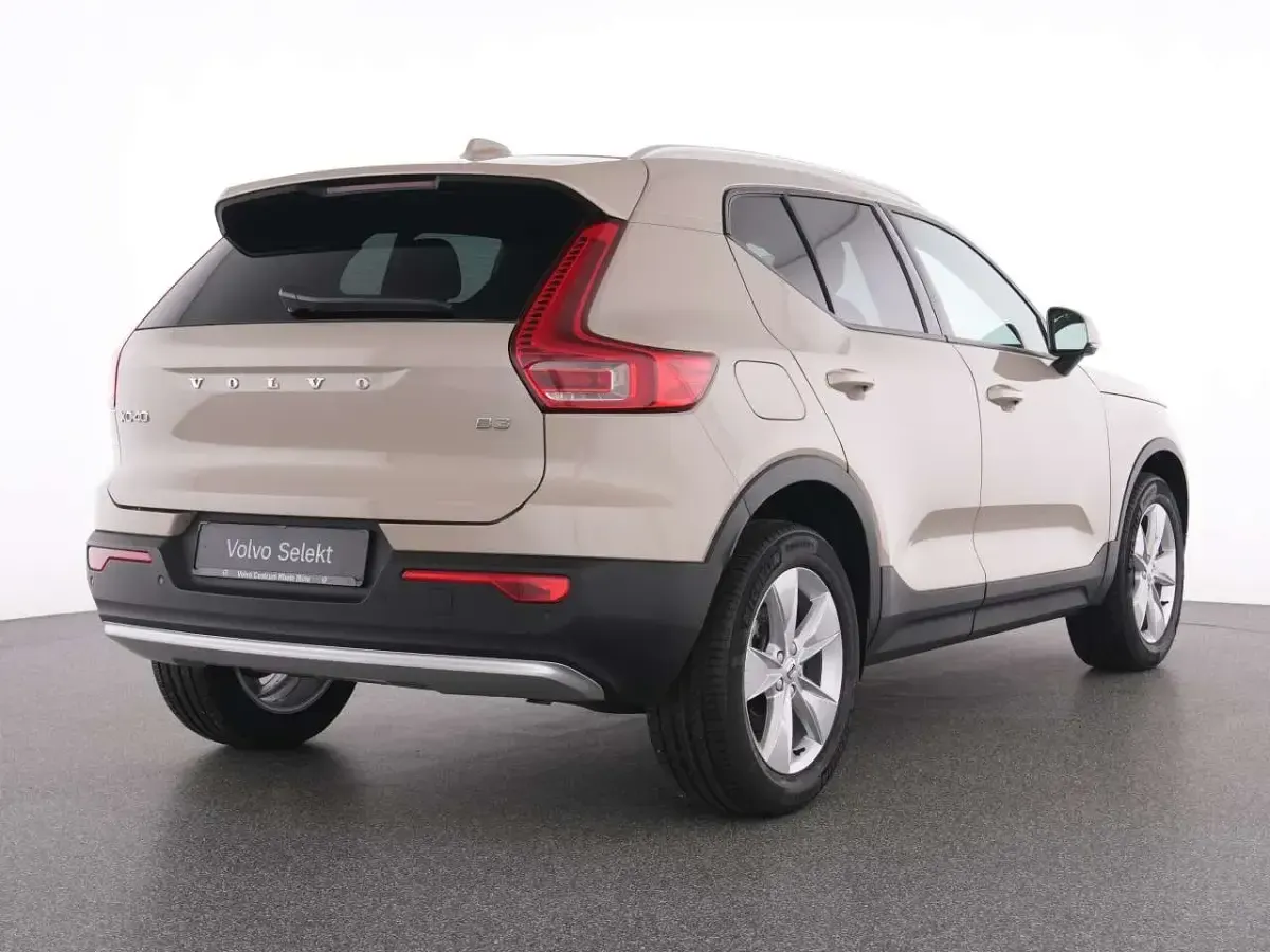 Brugt Volvo XC40 Core 163 HK (119 kW) 2025 Beige SUV