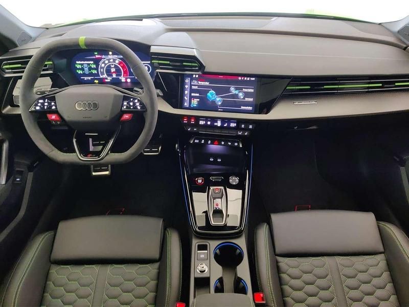 Gebraucht Audi RS3 Sport 400 PS (294 kW) 2025 Kyalamigrün Limousine