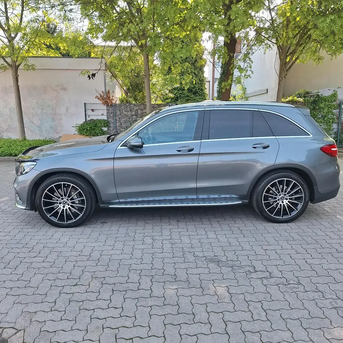 Gebraucht Mercedes GLC220 AMG line 170 PS (125 kW) 2017 Grau SUV