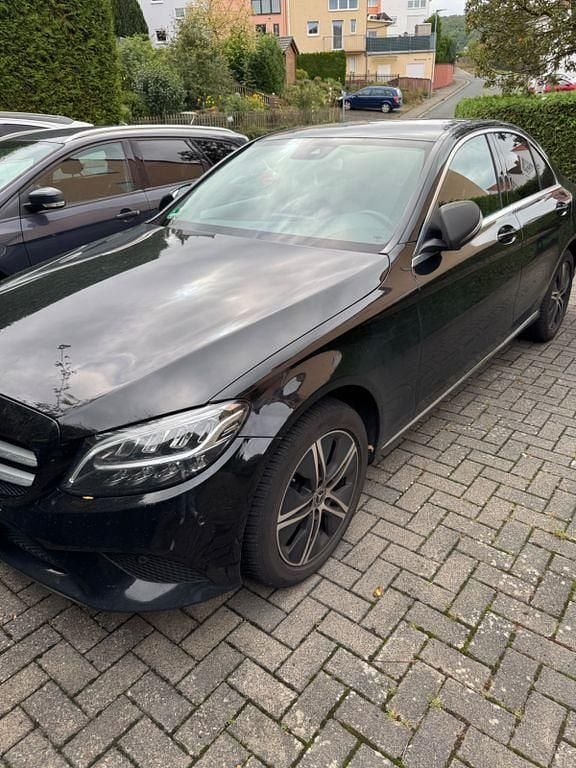 Schwarz Gebraucht 2020 Mercedes C200 Limousine | 15.100 € - Bild 1/4