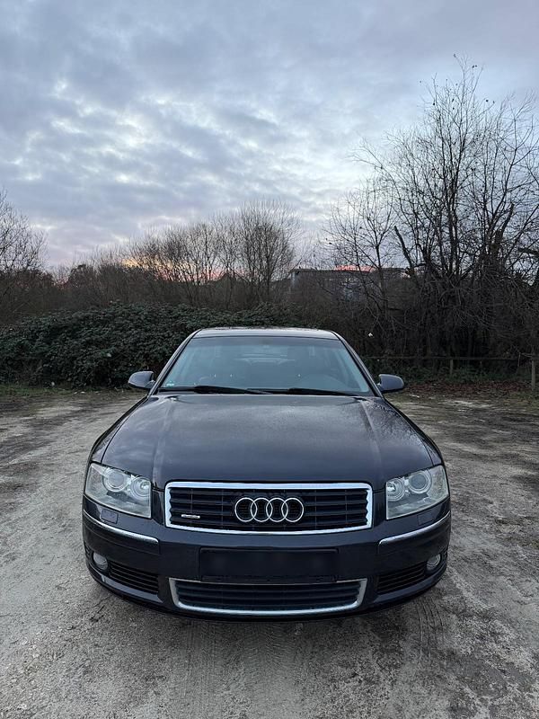 Grau Gebraucht 2005 Audi A8 Basis Limousine | 3.400 € (Fairer Preis) - Bild 1/4