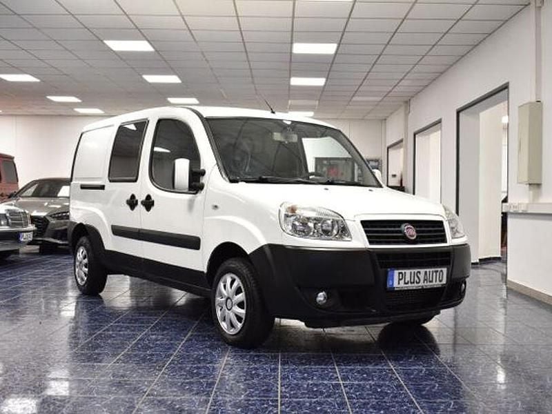 Weiß Gebraucht 2009 Fiat Doblò Van / Kleinbus | 3.770 € (Fairer Preis) - Bild 1/4