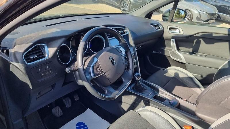Gebraucht DS Automobiles DS4 So Chic 131 PS (96 kW) 2015 Schwarz Kleinwagen