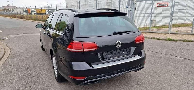 Gebraucht VW Golf VII Trendline 110 PS (80 kW) 2017 Schwarz Kombi