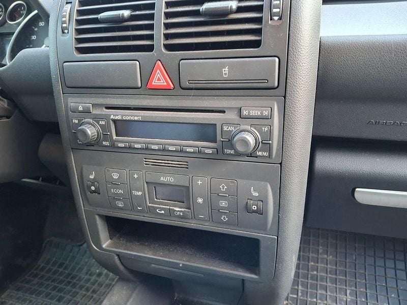 Usado Audi A2 61 HP (44 kW) 2004 Prateado Citadino