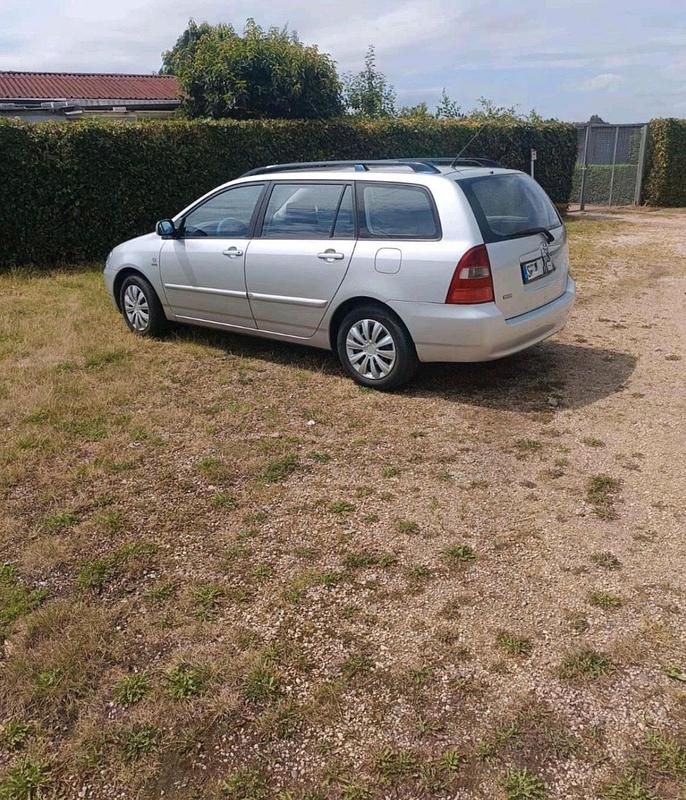 Silber Gebraucht 2003 Toyota Corolla Kombi | 2.800 € (Fairer Preis) - Bild 1/4