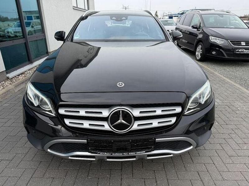 Gebraucht Mercedes E220 All-Terrain Avantgarde 194 PS (142 kW) 2017 Schwarz Kombi