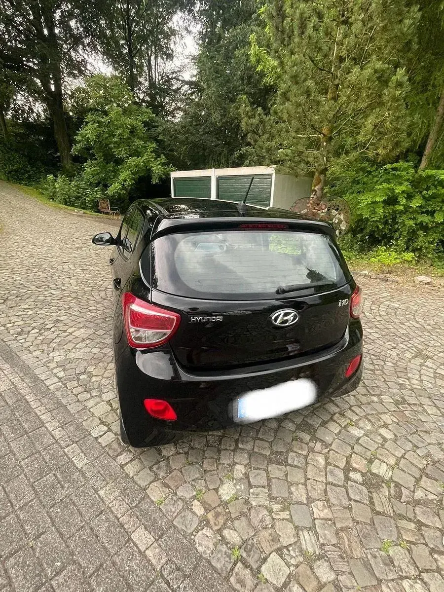 Gebraucht Hyundai i10 Edition 69 PS (50 kW) 2013 Schwarz Kleinwagen