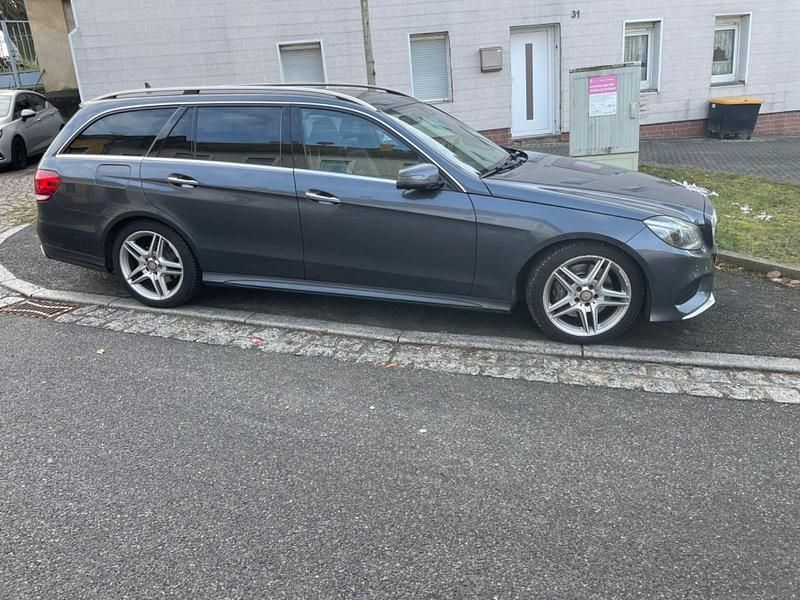 Gebraucht Mercedes E400 Avantgarde 333 PS (244 kW) 2015 Grau Kombi