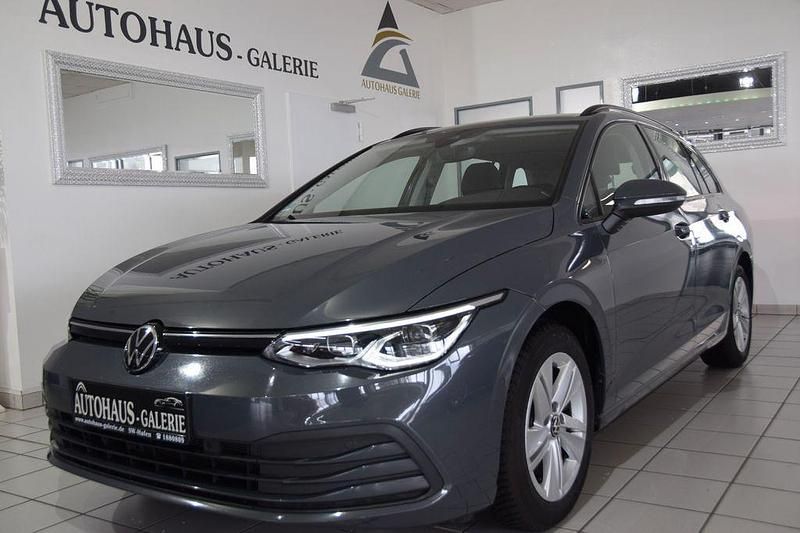 Grau Gebraucht 2022 VW Golf VIII Life Limousine | 16.588 € (Guter Preis) - Bild 1/4