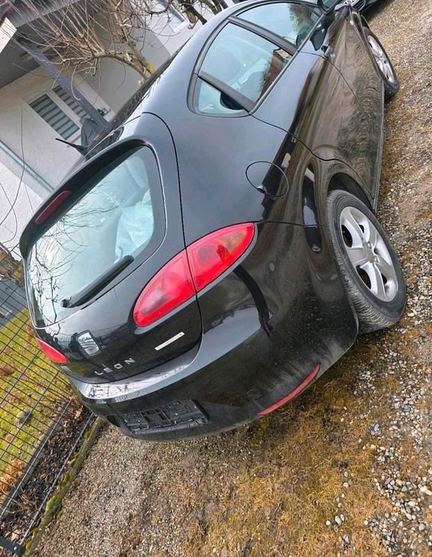 Gebraucht Seat Leon 105 PS (77 kW) 2008 Schwarz Kleinwagen