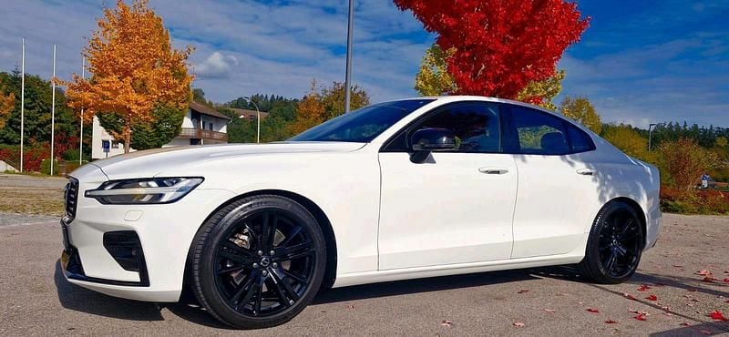 Gebraucht Volvo S60 194 PS (142 kW) 2021 Weiß Limousine
