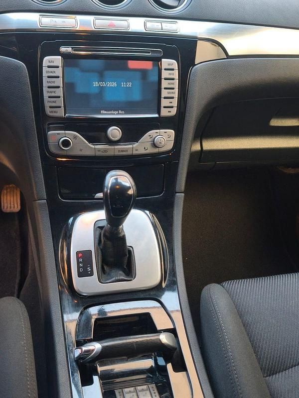 Gebraucht Ford Galaxy Titanium 163 PS (119 kW) 2010 Grau Van / Kleinbus