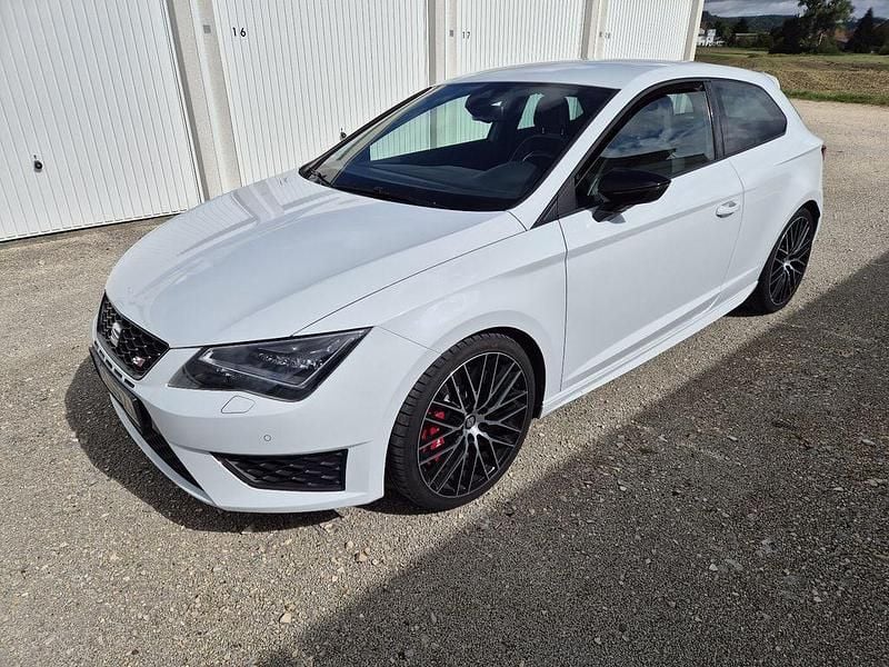 Weiß Gebraucht 2015 Cupra Leon Limousine | 19.500 € (Fairer Preis) - Bild 1/4