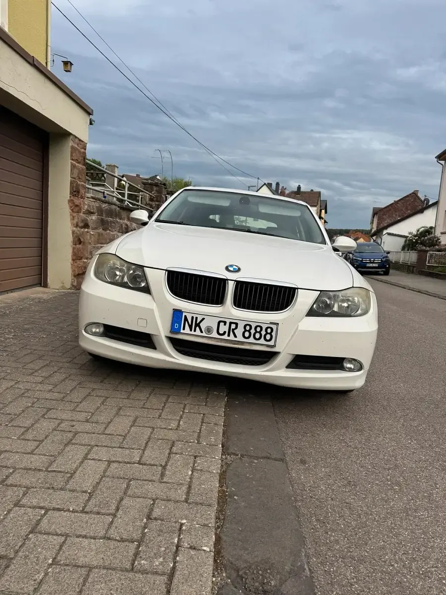 Gebraucht BMW 318 143 PS (105 kW) 2008 Weiß Kombi