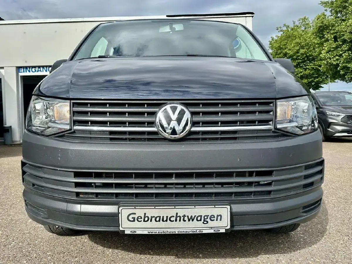 Gebraucht VW T6 150 PS (110 kW) 2017 Starlight blue metallic Van