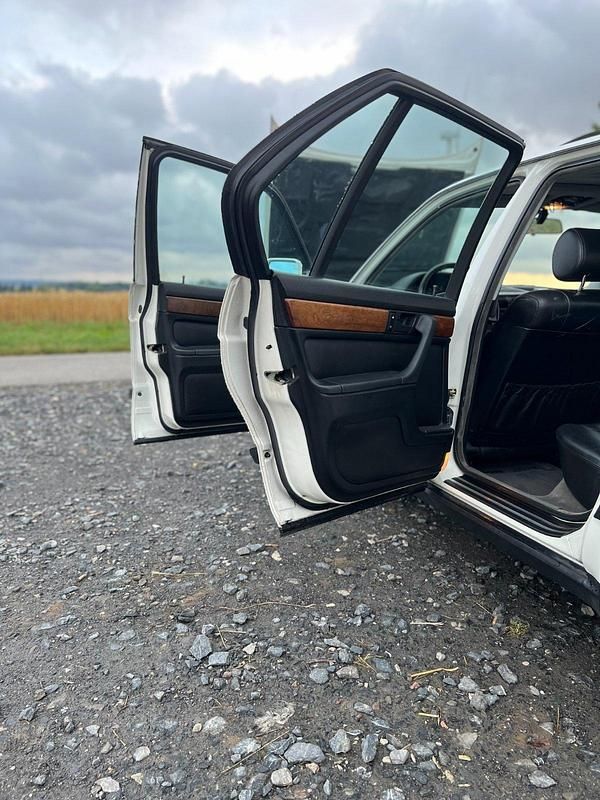 Gebraucht BMW 735 211 PS (155 kW) 1988 Weiß Limousine