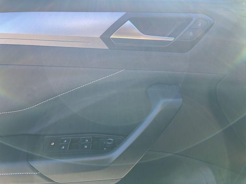 Gebraucht VW T-Roc 150 PS (110 kW) 2025 Blau SUV