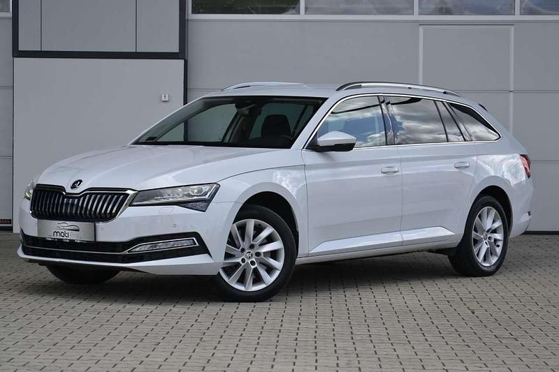 Używany Skoda Superb Style 280 KM (205 kW) 2021 Biały Kombi