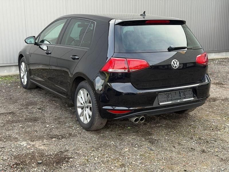 Gebraucht VW Golf VII LOUNGE 150 PS (110 kW) 2015 Schwarz Limousine