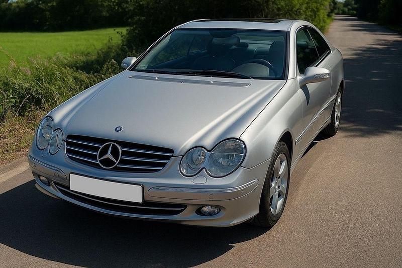 Silber Gebraucht 2004 Mercedes CLK200 Avantgarde Coupé | 8.500 € (Fairer Preis) - Bild 1/4