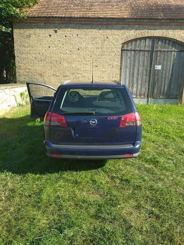 Gebraucht Opel Vectra 140 PS (102 kW) 2008 Blau Kombi