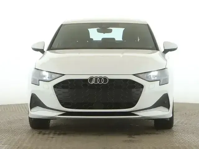 Gebraucht Audi A3 Advanced 116 PS (85 kW) 2025 Andere Limousine