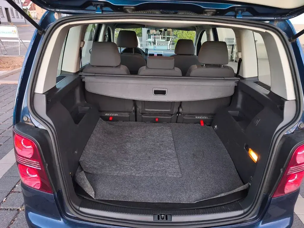 Gebraucht VW Touran Trendline 140 PS (102 kW) 2009 Blau Van / Kleinbus