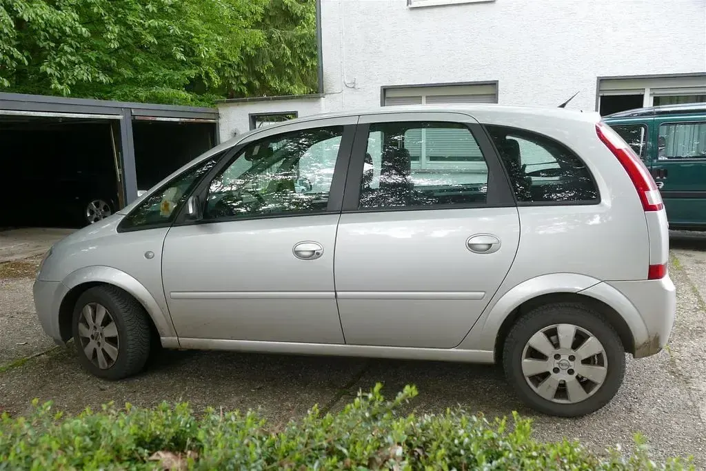 Używany Opel Meriva 101 KM (74 kW) 2003 Szary Minivan