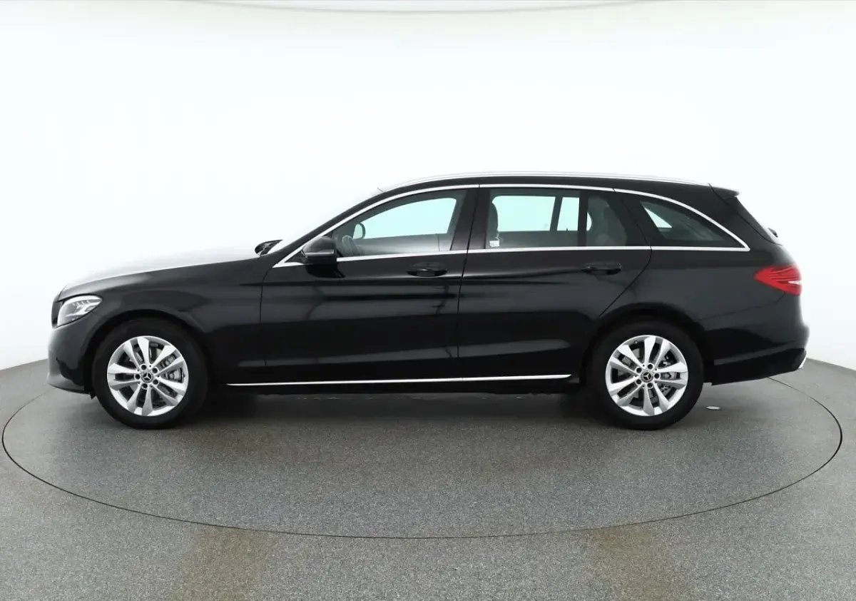 Gebraucht Mercedes C200 Avantgarde 184 PS (135 kW) 2019 Schwarz Kombi