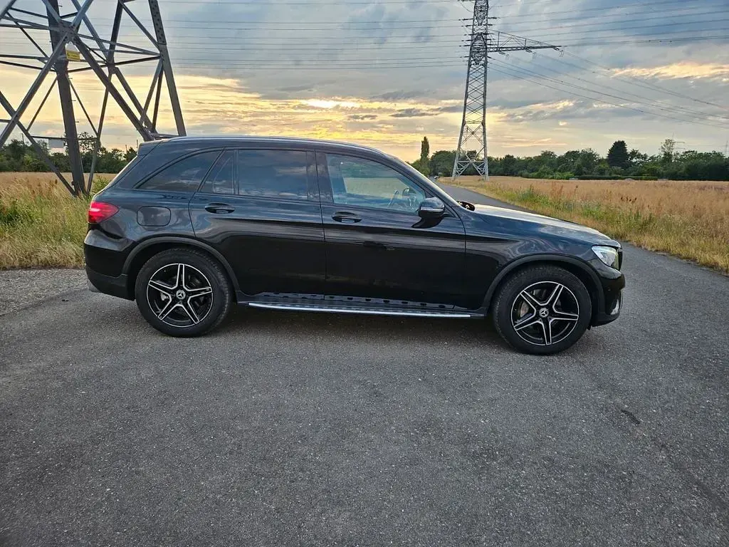 Gebraucht Mercedes GLC250 Exclusive 204 PS (150 kW) 2016 Schwarz SUV