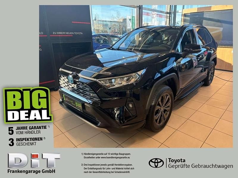 Tiefschwarz mica metallic Gebraucht 2022 Toyota RAV4 Hybrid Team SUV | 32.490 € (Superpreis) - Bild 1/4