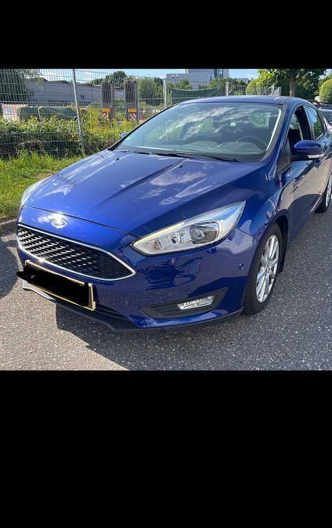 Blau Gebraucht 2015 Ford Focus Business Edition Limousine | 11.900 € (Fairer Preis) - Bild 1/4