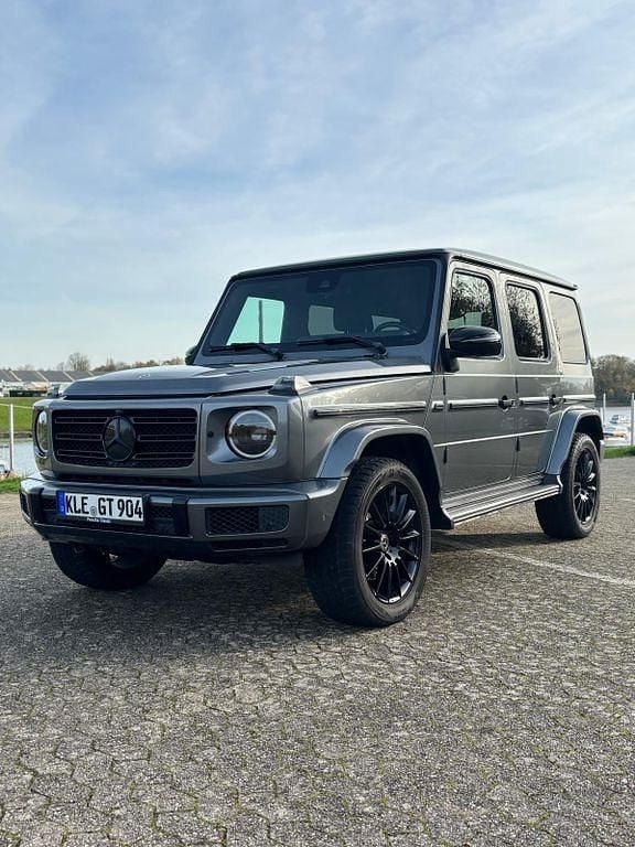 Grau Gebraucht 2019 Mercedes G350 AMG line SUV | 106.990 € (Guter Preis) - Bild 1/4