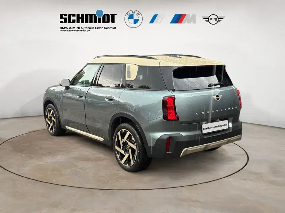 Gebraucht Mini Countryman Favoured 163 PS (119 kW) 2024 (grün)  smokey green SUV