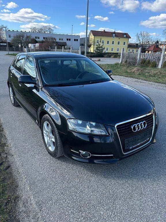 Gebraucht Audi A3 Ambiente 125 PS (91 kW) 2011 Schwarz Kleinwagen