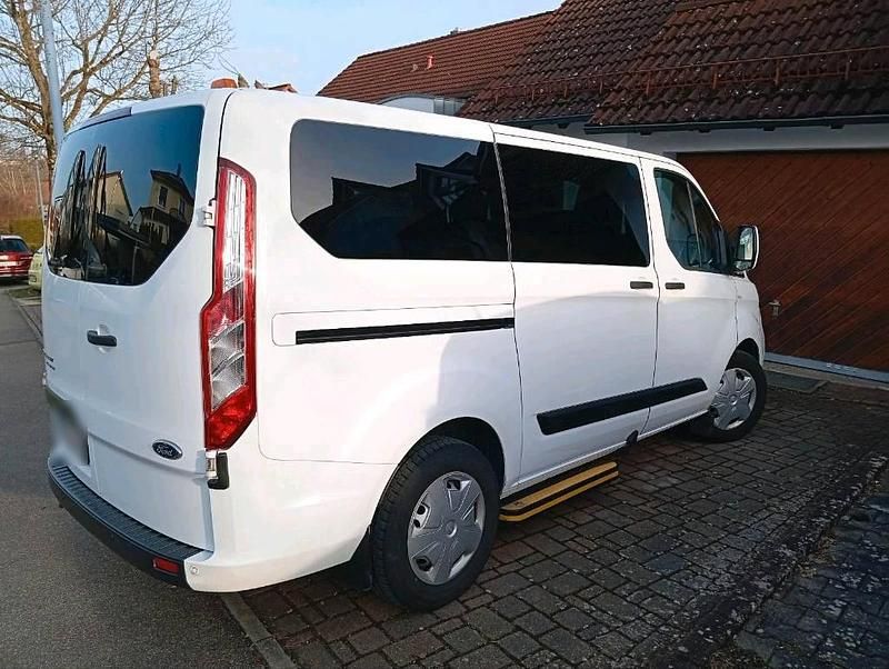 Second-hand Ford Transit Custom 105 CP (77 kW) 2020 Alb Monovolum