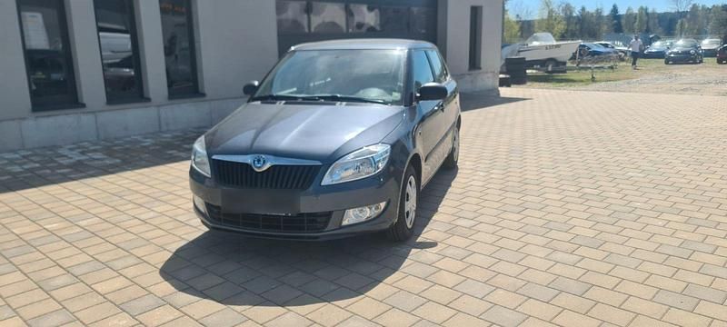 Usata Skoda Fabia 85 CV (62 kW) 2011 Argento Berlina
