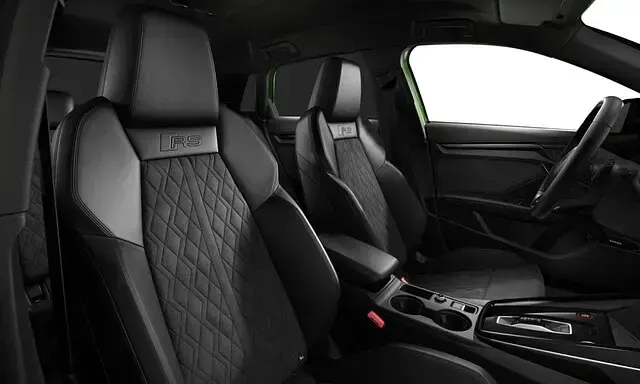 Gebraucht Audi RS3 Sportback Comfort 400 PS (294 kW) 2026 Kyalamigrün Kleinwagen