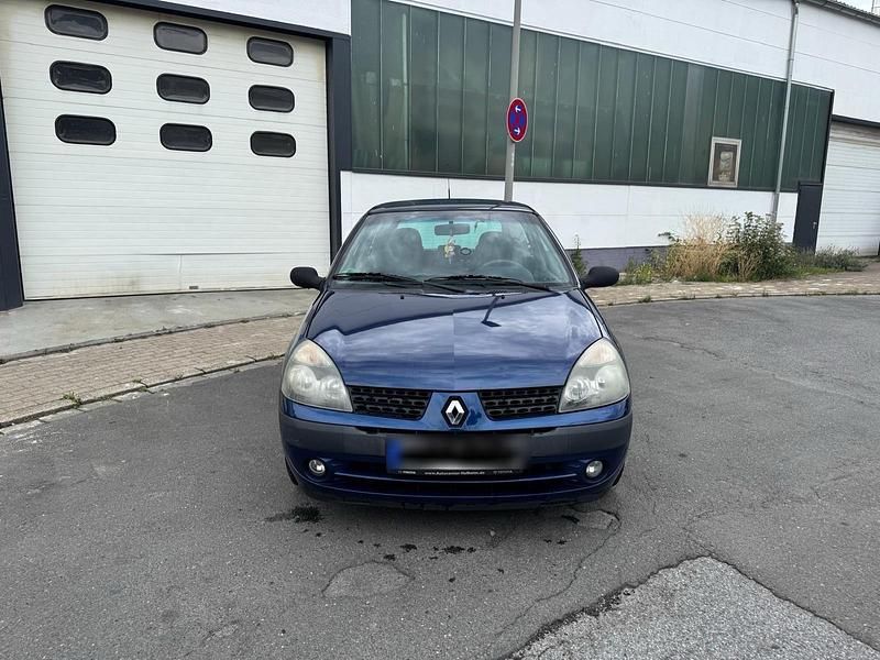Blau Gebraucht 2002 Renault Clio II Kleinwagen | 1.450 € (Fairer Preis) - Bild 1/4