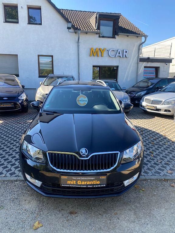 Schwarz Gebraucht 2016 Skoda Octavia Ambition Kombi | 11.950 € (Fairer Preis) - Bild 1/4