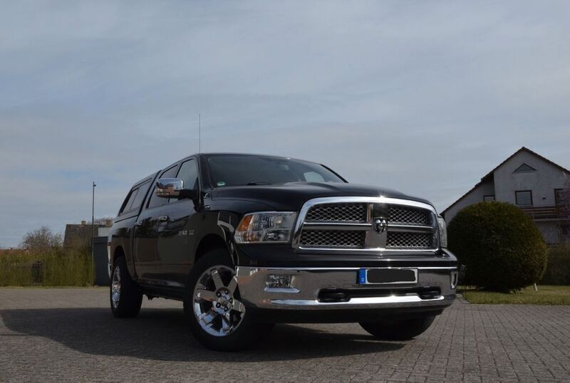 Schwarz Gebraucht 2012 Dodge Ram Abholung | 21.900 € (Etwas zu teuer) - Bild 1/4