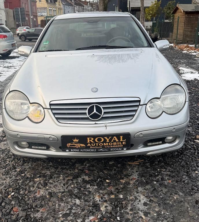 Gebraucht Mercedes C200 163 PS (119 kW) 2001 Silber Coupé